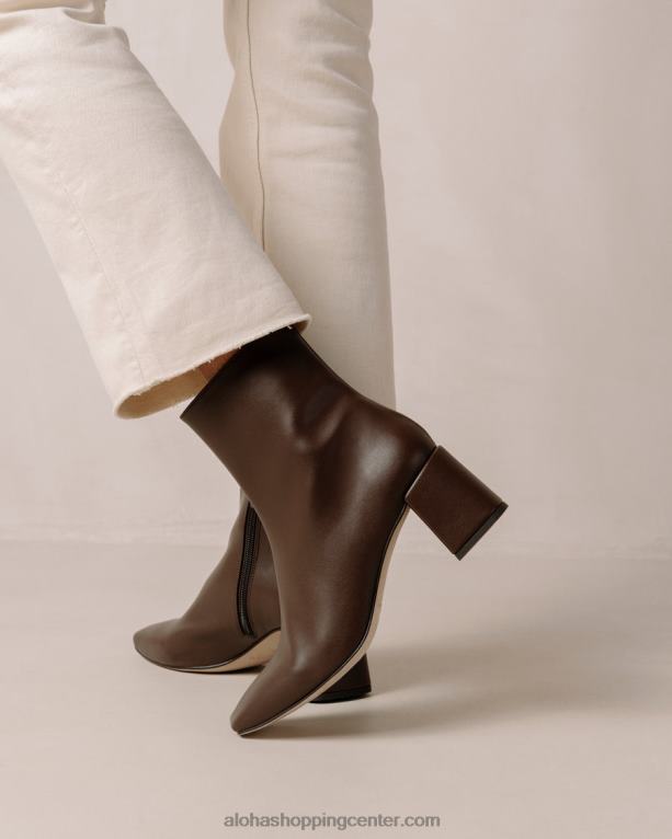 akvarel - temno rjavi veganski usnjeni škornji ženske Alohas 0D4R8133