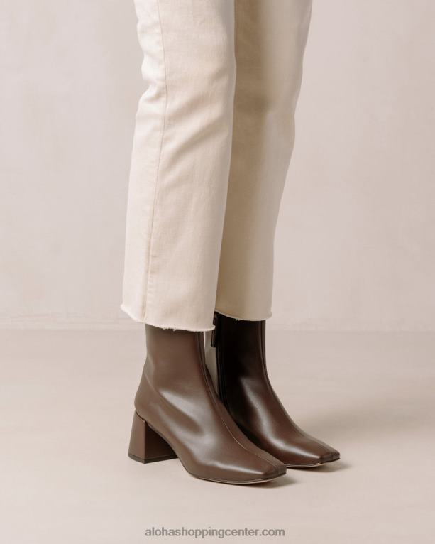 akvarel - temno rjavi veganski usnjeni škornji ženske Alohas 0D4R8133