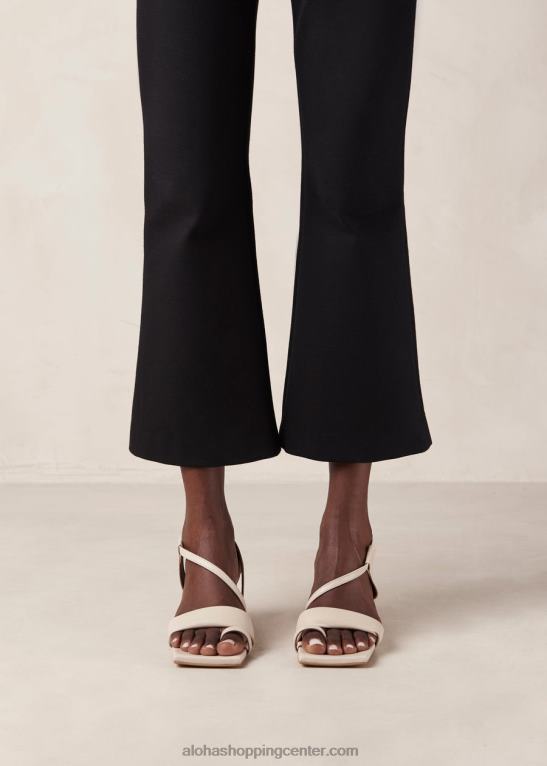 asimetrični paščki - umazano bele usnjene sandale ženske Alohas 0D4R8434