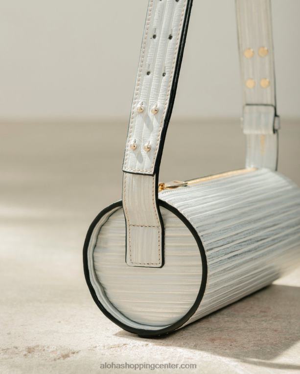 i nagubana svetleča - srebrna usnjena torbica ženske Alohas 0D4R81119