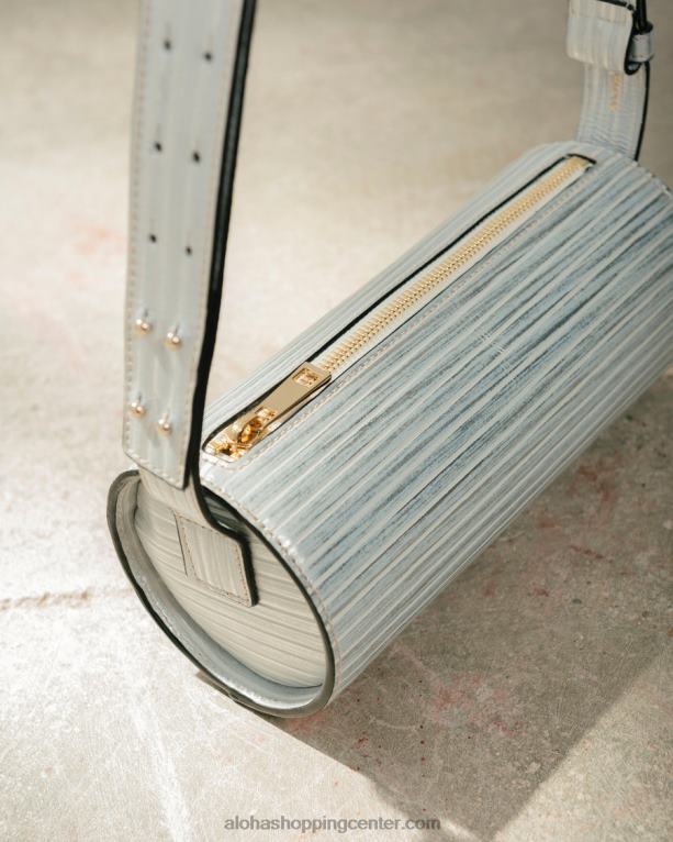 i nagubana svetleča - srebrna usnjena torbica ženske Alohas 0D4R81119