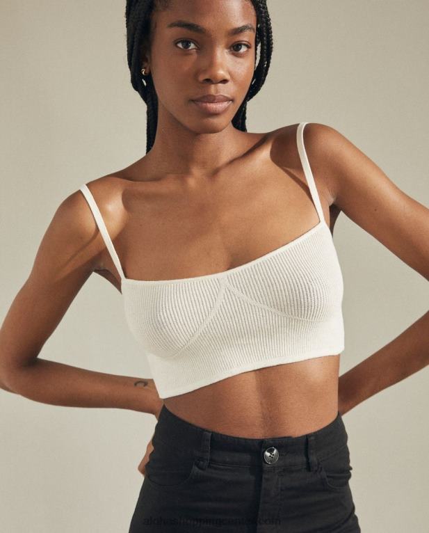 v središču pozornosti - bel pleten top ženske Alohas 0D4R8819