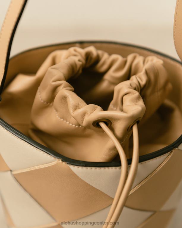 the u venti scacchi - bela in bež usnjena torbica ženske Alohas 0D4R81153