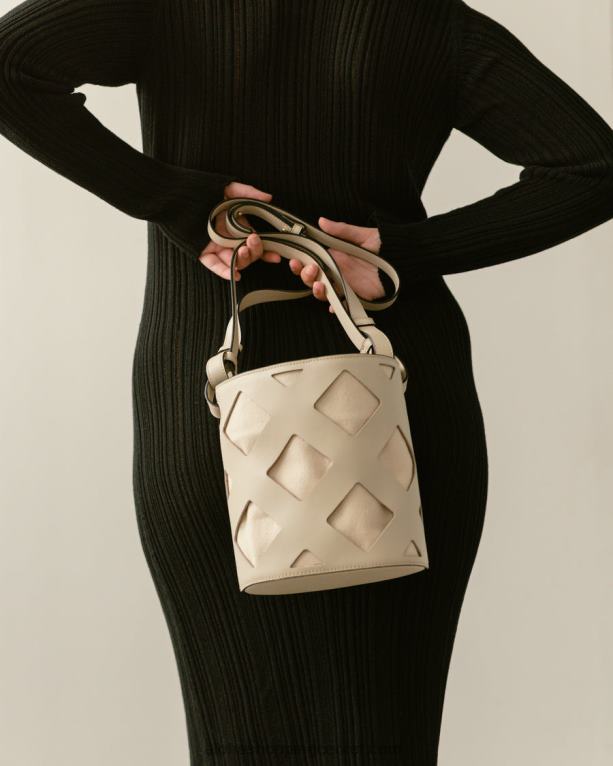 the u venti waffle - bela usnjena torbica ženske Alohas 0D4R81156