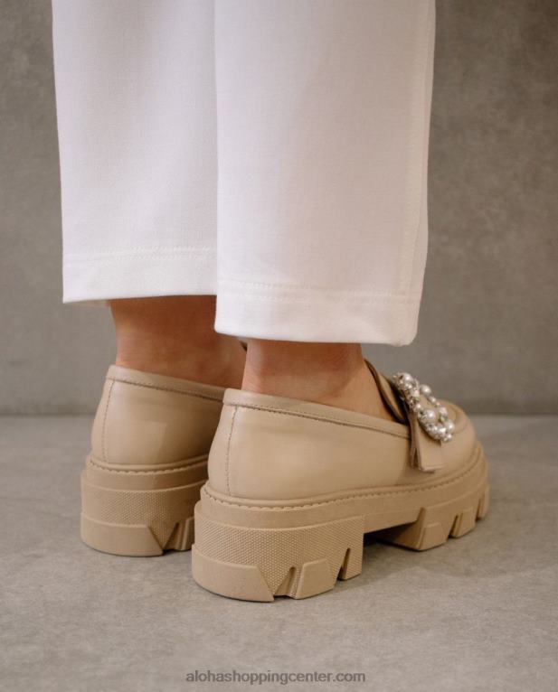 trailblazer crystal - bež usnjeni loaferji ženske Alohas 0D4R830