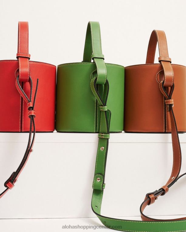 u - rjava usnjena torbica ženske Alohas 0D4R81144