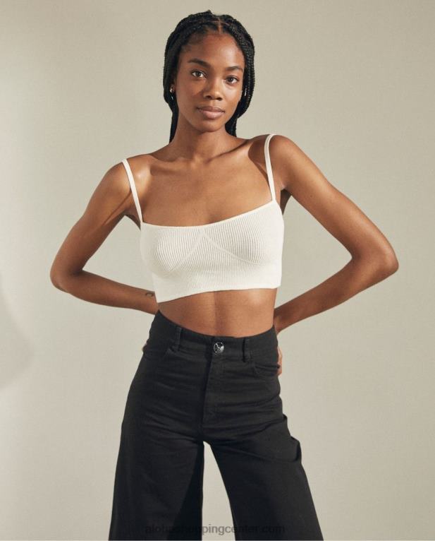 v središču pozornosti - bel pleten top ženske Alohas 0D4R8819