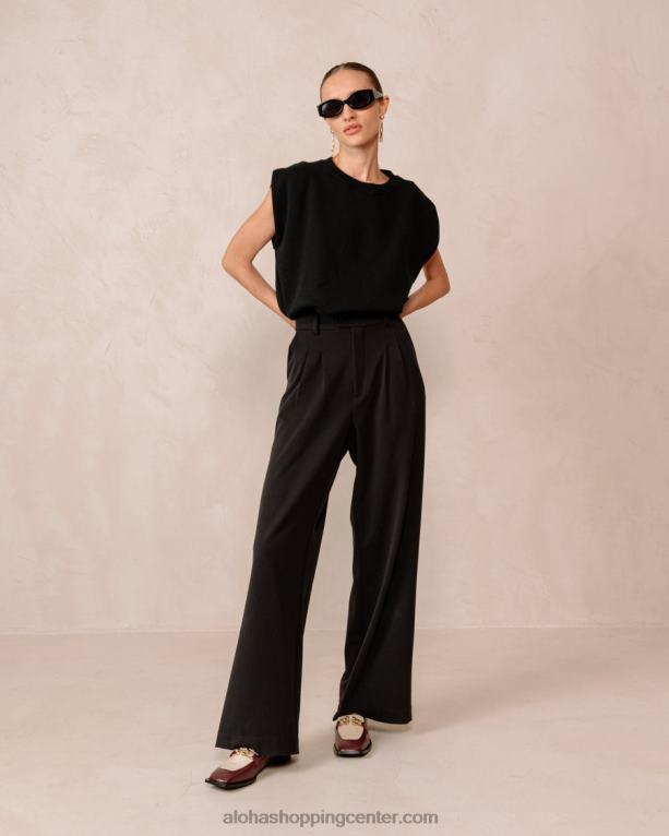 v središču pozornosti - beli in rdeči usnjeni loaferji ženske Alohas 0D4R8418