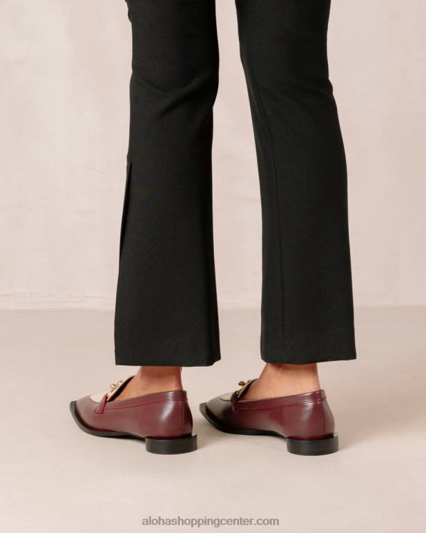 v središču pozornosti - beli in rdeči usnjeni loaferji ženske Alohas 0D4R8418