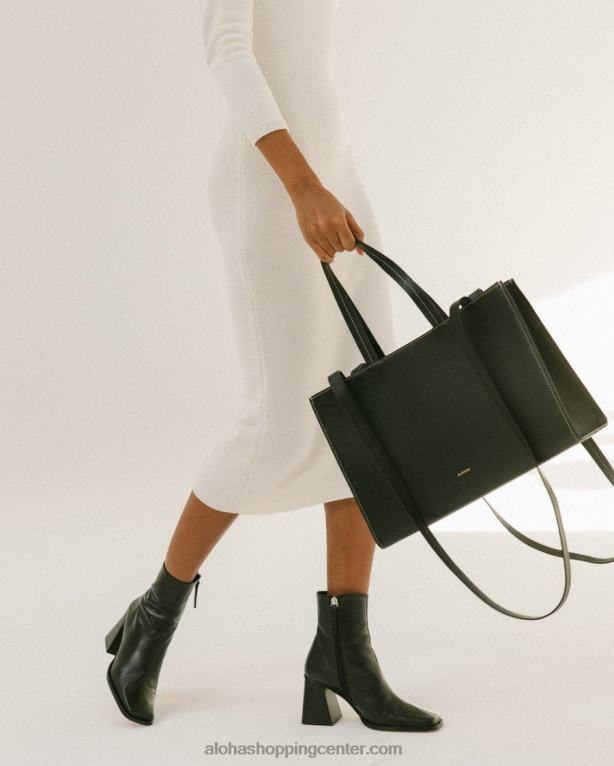 z - črna usnjena torbica ženske Alohas 0D4R81031